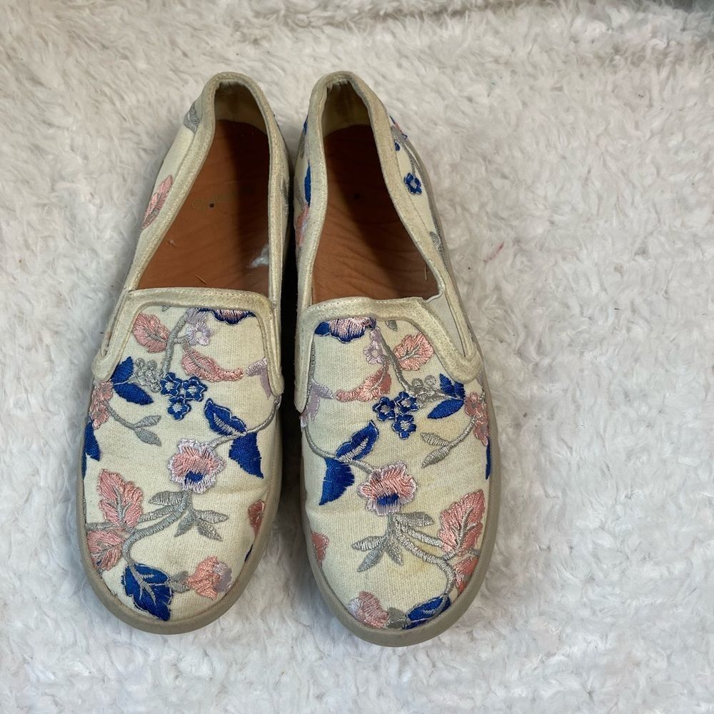 Baretraps beige canvas embroidery slip on sneakers size 10M